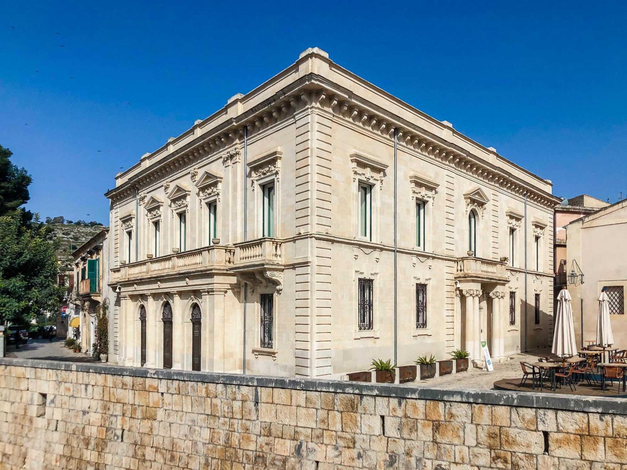 Palazzo Favacchio - Patane Hotel ชิคลี ภายนอก รูปภาพ