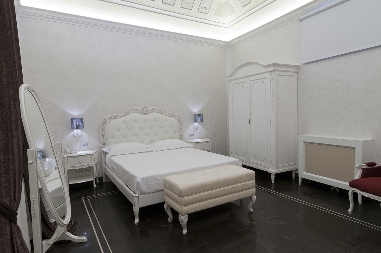 Palazzo Favacchio - Patane Hotel ชิคลี ภายนอก รูปภาพ