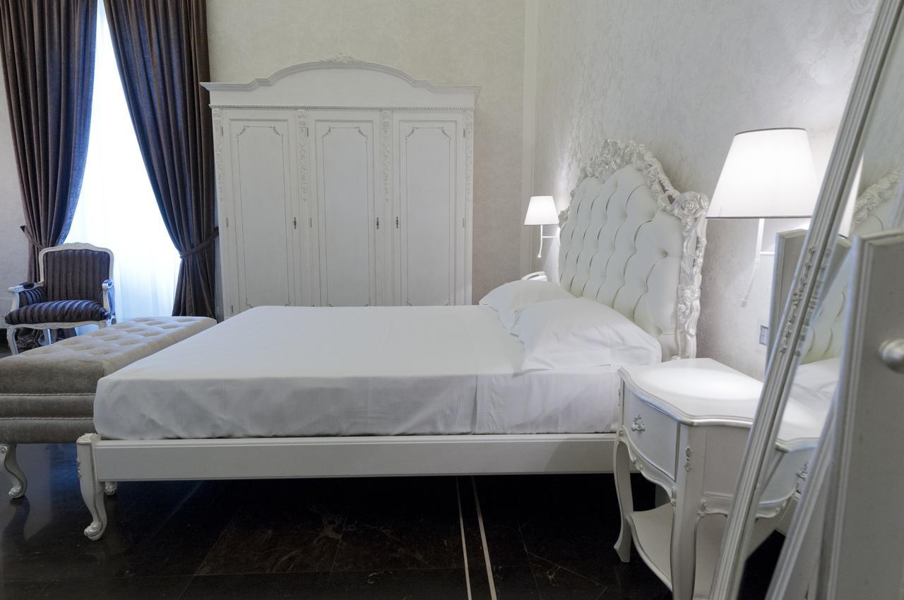 Palazzo Favacchio - Patane Hotel ชิคลี ภายนอก รูปภาพ